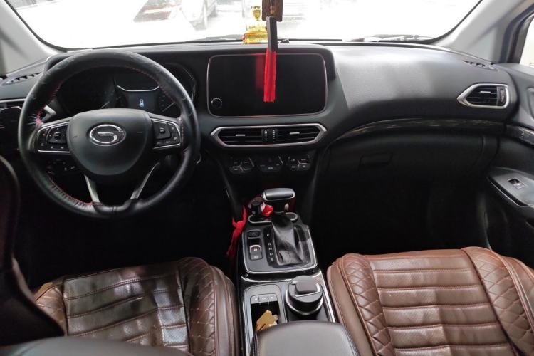 Used GAC Trumpchi GS4 2019 270T Automatic Two-Wheel Drive Luxury Smart Connectivity Model Center Console