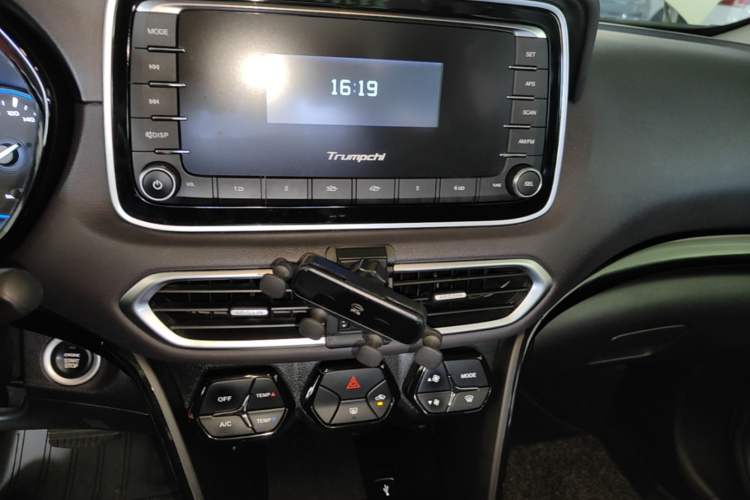 Used GAC Trumpchi GS4 2019 270T Automatic Two-Wheel Drive Elite Edition Center Console