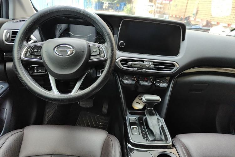 Used GAC Trumpchi GS4 2019 270T Automatic Two-Wheel Drive Luxury Smart Connectivity Model Center Console
