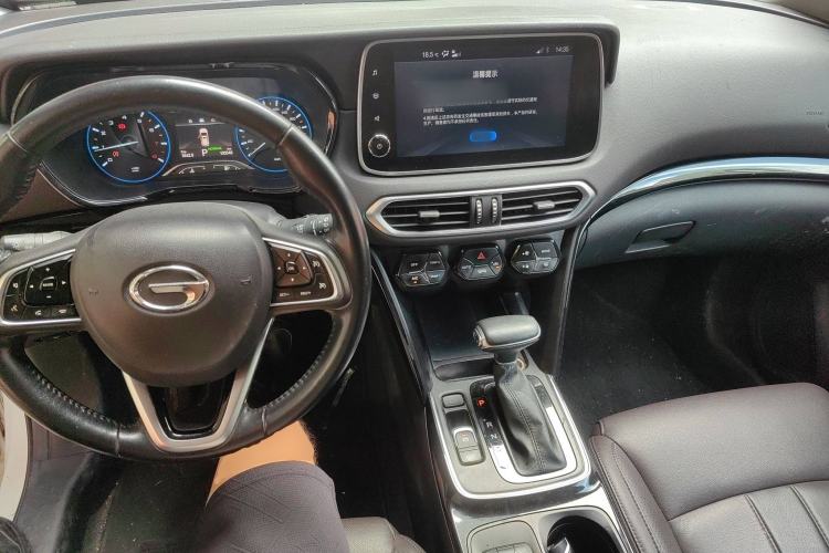 Used GAC Trumpchi GS4 2019 270T Automatic Two-Wheel Drive Luxury Smart Connectivity Model Center Console