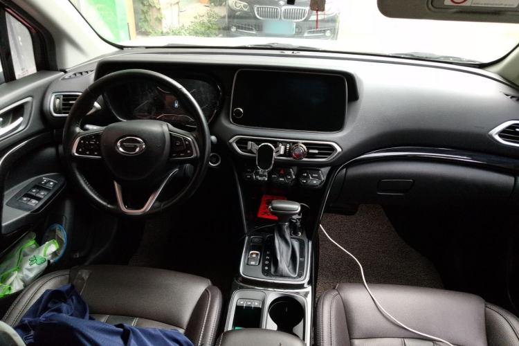 Used GAC Trumpchi GS4 2019 270T Automatic Two-Wheel Drive Luxury Smart Connectivity Model Center Console