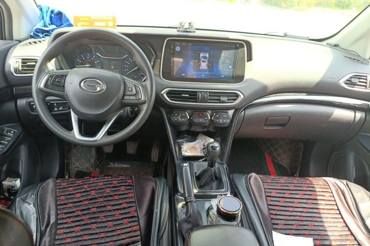 Used GAC Trumpchi GS4 2019 270T Manual Two-Wheel-Drive Elite Edition Center Console