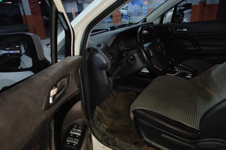 Used GAC Trumpchi GS4 2019 270T Manual Two-Wheel-Drive Elite Edition Driver Seat