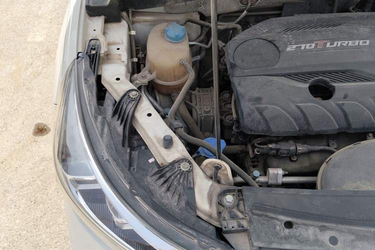 Used GAC Trumpchi GS4 2019 270T Automatic Two-Wheel Drive Luxury Smart Connectivity Model Engine Bay Right