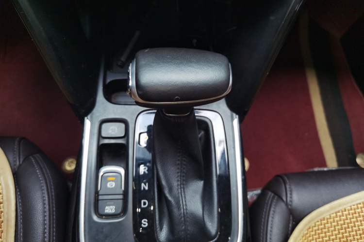 Used GAC Trumpchi GS4 2019 270T Automatic Two-Wheel Drive Elite Edition Gear Lever