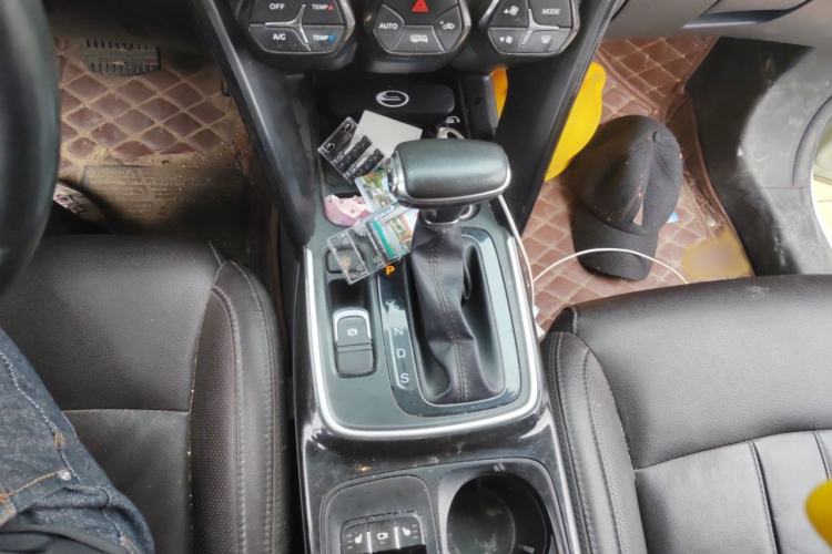Used GAC Trumpchi GS4 2019 270T Automatic Two-Wheel Drive Luxury Smart Connectivity Model Gear Lever