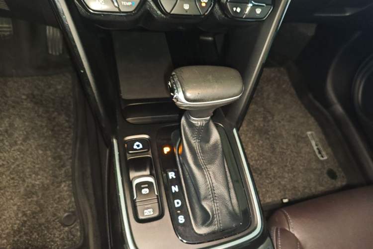 Used GAC Trumpchi GS4 2019 270T Automatic Two-Wheel Drive Elite Edition Gear Lever
