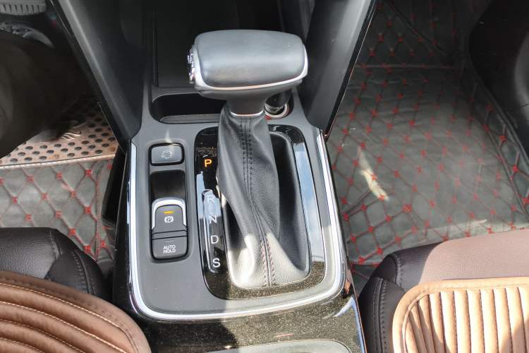Used GAC Trumpchi GS4 2019 270T Automatic Two-Wheel Drive Luxury Smart Connectivity Model Gear Lever
