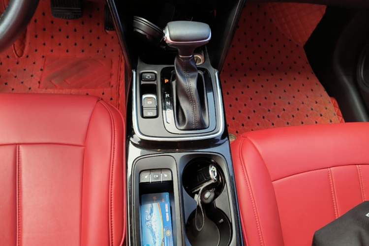 Used GAC Trumpchi GS4 2019 270T Automatic Two-Wheel Drive Luxury Smart Connectivity Model Gear Lever