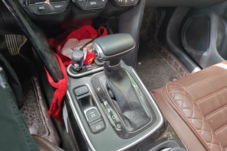 Used GAC Trumpchi GS4 2019 270T Automatic Two-Wheel Drive Luxury Smart Connectivity Model Gear Lever