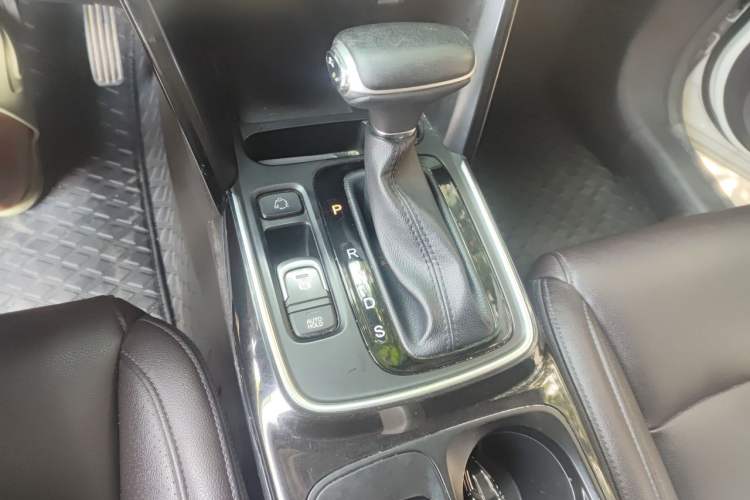 Used GAC Trumpchi GS4 2019 270T Automatic Two-Wheel Drive Elite Edition Gear Lever
