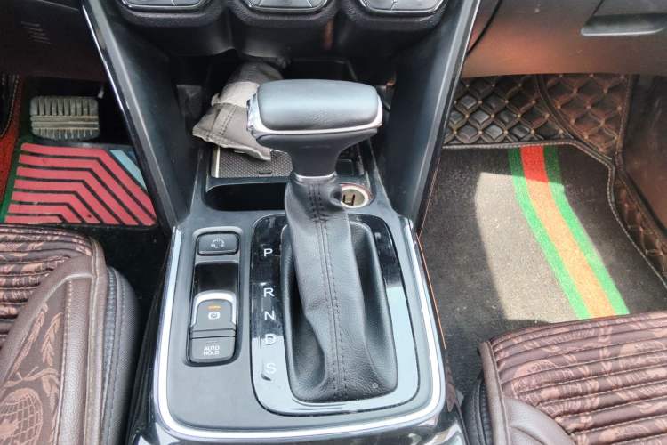Used GAC Trumpchi GS4 2019 270T Automatic Two-Wheel Drive Luxury Smart Connectivity Model Gear Lever