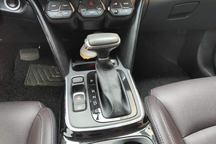 Used GAC Trumpchi GS4 2019 270T Automatic Two-Wheel Drive Luxury Smart Connectivity Model Gear Lever