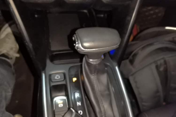 Used GAC Trumpchi GS4 2019 270T Automatic Two-Wheel Drive Luxury Smart Connectivity Model Gear Lever