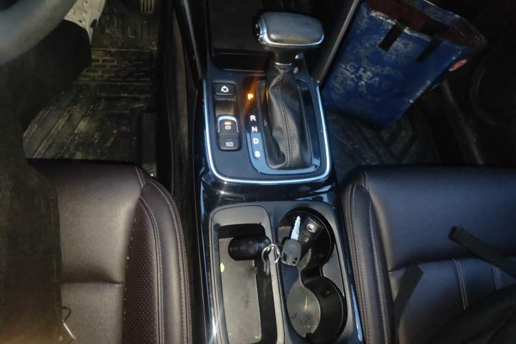 Used GAC Trumpchi GS4 2019 270T Automatic Two-Wheel Drive Elite Edition Gear Lever