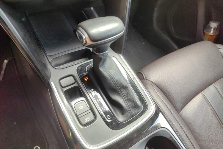 Used GAC Trumpchi GS4 2019 270T Automatic Two-Wheel Drive Luxury Smart Connectivity Model Gear Lever