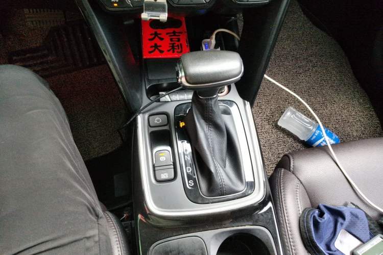 Used GAC Trumpchi GS4 2019 270T Automatic Two-Wheel Drive Luxury Smart Connectivity Model Gear Lever