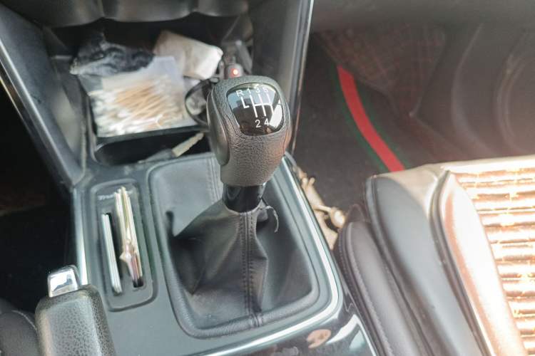 Used GAC Trumpchi GS4 2019 270T Manual Two-Wheel-Drive Elite Edition Gear Lever