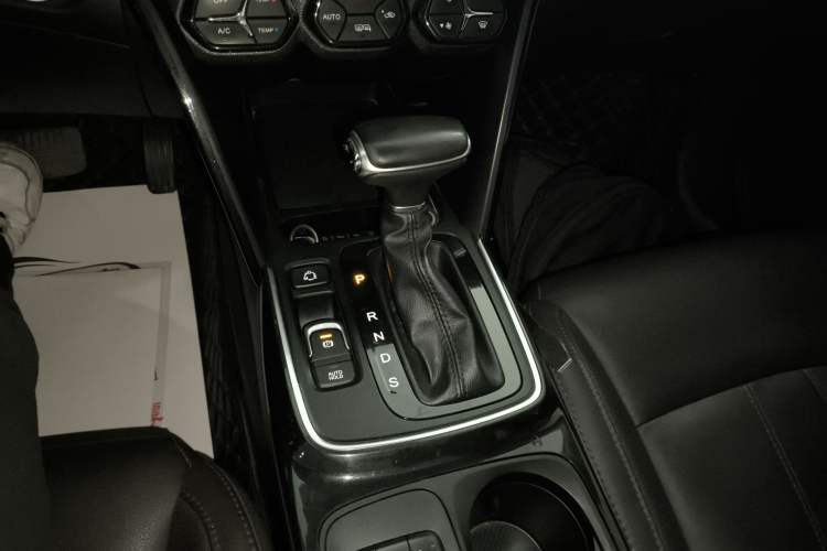Used GAC Trumpchi GS4 2019 270T Automatic Two-Wheel Drive Luxury Smart Connectivity Model Gear Lever