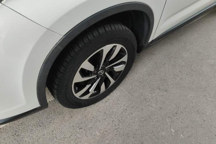 Used GAC Trumpchi GS4 2019 270T Automatic Two-Wheel Drive Elite Edition Left Front Wheel Hub