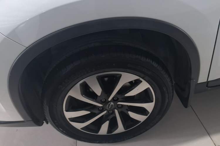Used GAC Trumpchi GS4 2019 270T Automatic Two-Wheel Drive Elite Edition Left Front Wheel Hub