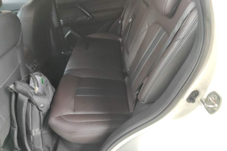 Used GAC Trumpchi GS4 2019 270T Automatic Two-Wheel Drive Elite Edition Left Rear Seat