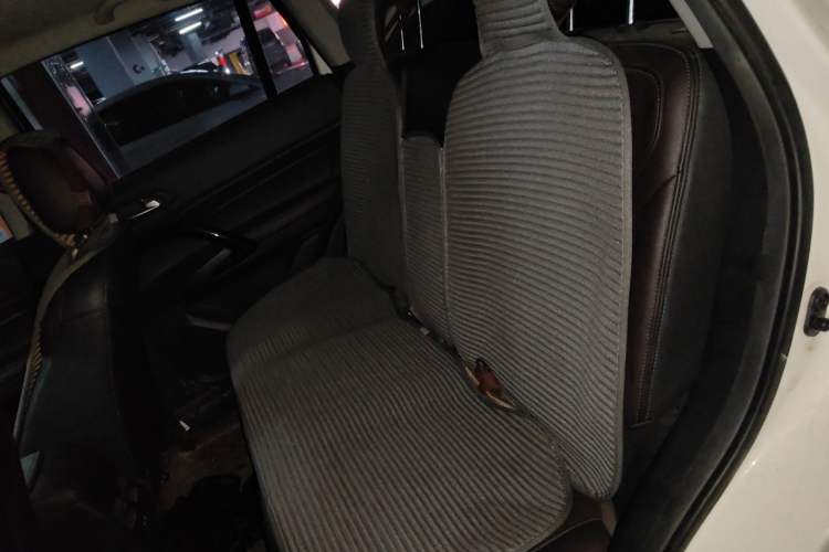 Used GAC Trumpchi GS4 2019 270T Manual Two-Wheel-Drive Elite Edition Left Rear Seat