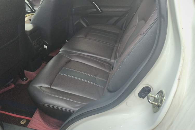 Used GAC Trumpchi GS4 2019 270T Automatic Two-Wheel Drive Elite Edition Left Rear Seat
