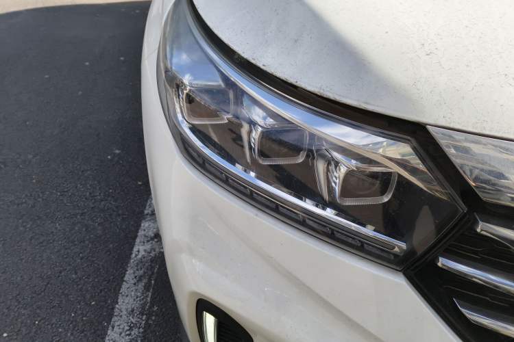 Used GAC Trumpchi GS4 2019 270T Automatic Two-Wheel Drive Luxury Smart Connectivity Model Right Front Headlight