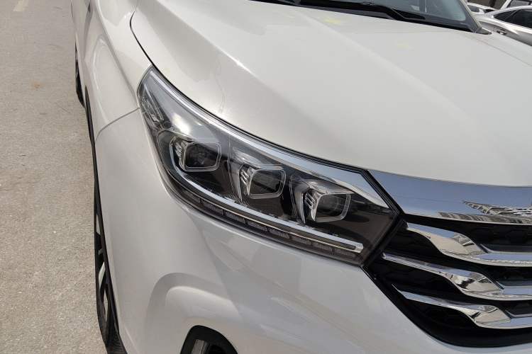 Used GAC Trumpchi GS4 2019 270T Automatic Two-Wheel Drive Luxury Smart Connectivity Model Right Front Headlight