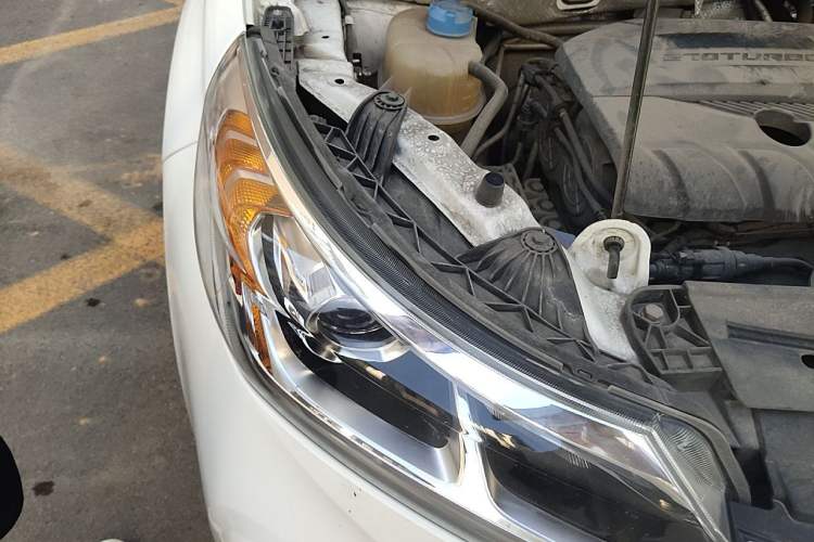 Used GAC Trumpchi GS4 2019 270T Manual Two-Wheel-Drive Elite Edition Right Front Headlight