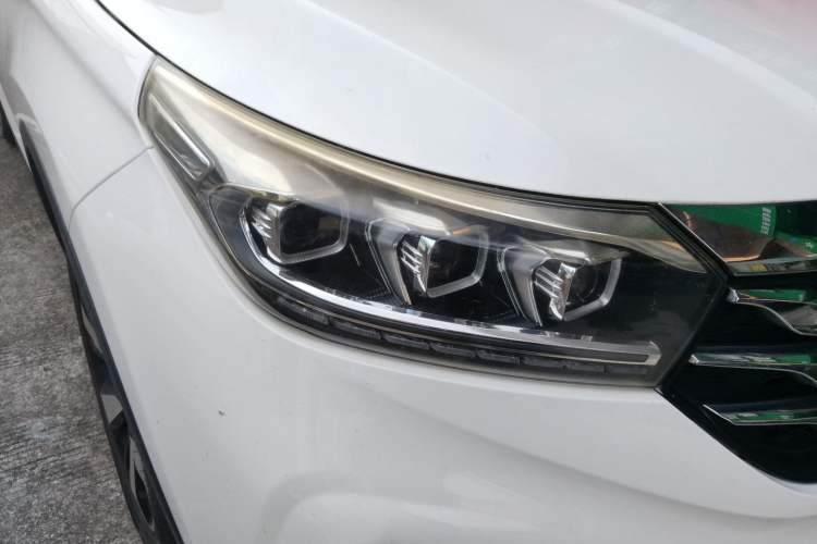 Used GAC Trumpchi GS4 2019 270T Automatic Two-Wheel Drive Luxury Smart Connectivity Model Right Front Headlight