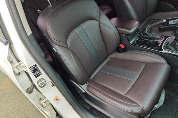 Used GAC Trumpchi GS4 2019 270T Manual Two-Wheel-Drive Elite Edition Right Front Seat