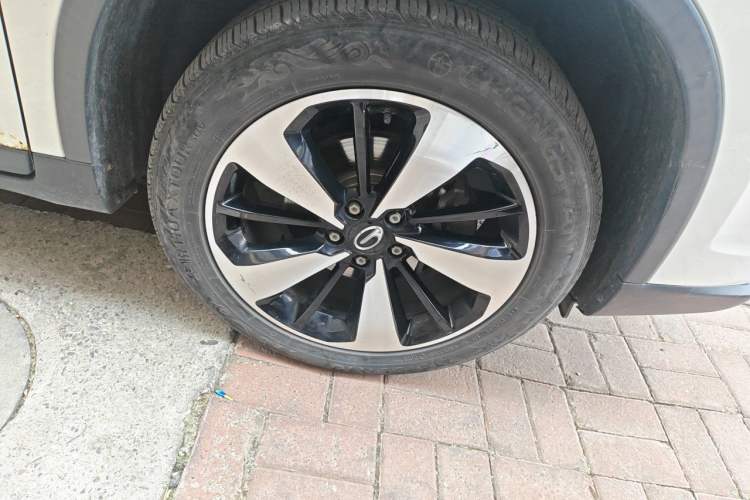 Used GAC Trumpchi GS4 2019 270T Automatic Two-Wheel Drive Luxury Smart Connectivity Model Right Front Wheel Hub