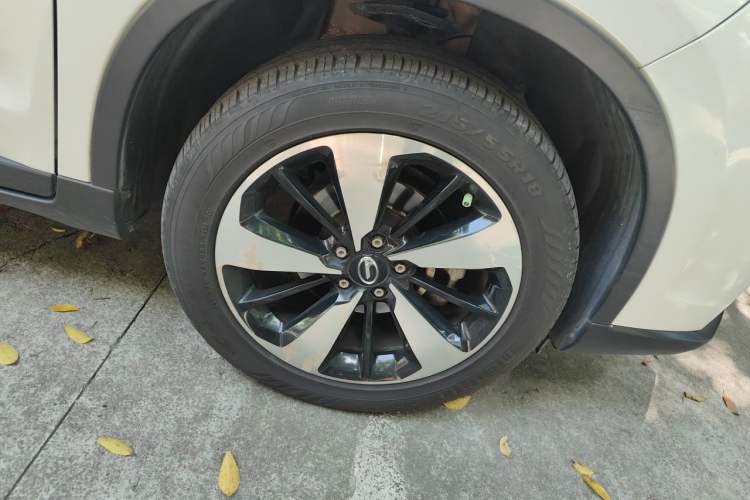 Used GAC Trumpchi GS4 2019 270T Automatic Two-Wheel Drive Luxury Smart Connectivity Model Right Front Wheel Hub