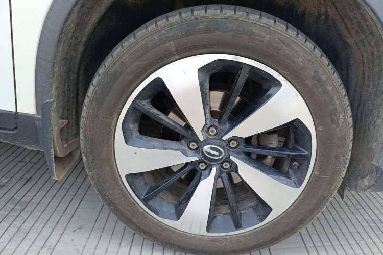 Used GAC Trumpchi GS4 2019 270T Automatic Two-Wheel Drive Luxury Smart Connectivity Model Right Front Wheel Hub