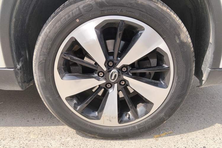 Used GAC Trumpchi GS4 2019 270T Automatic Two-Wheel Drive Luxury Smart Connectivity Model Right Front Wheel Hub