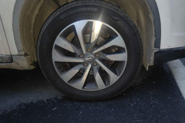 Used GAC Trumpchi GS4 2019 270T Automatic Two-Wheel Drive Elite Edition Right Front Wheel Hub