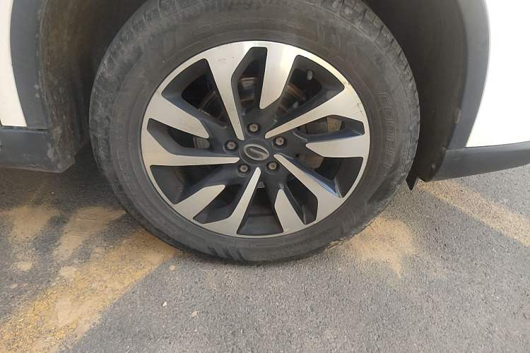 Used GAC Trumpchi GS4 2019 270T Manual Two-Wheel-Drive Elite Edition Right Front Wheel Hub