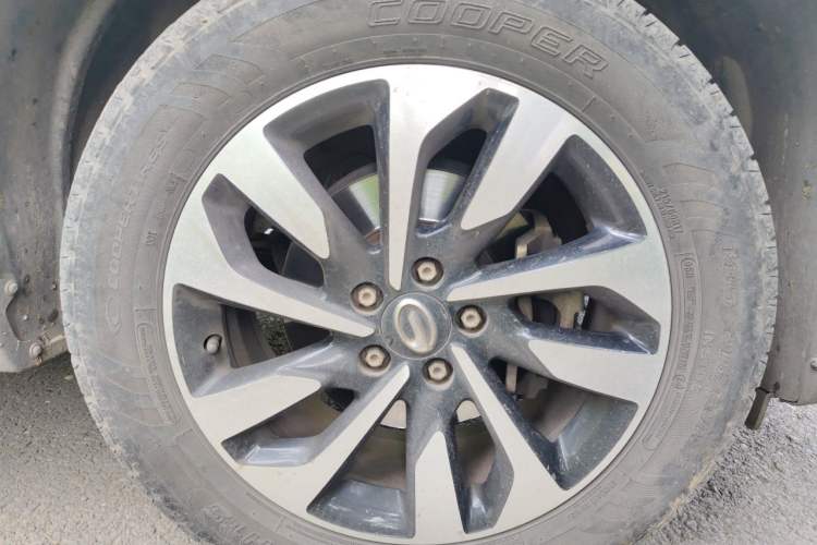 Used GAC Trumpchi GS4 2019 270T Automatic Two-Wheel Drive Elite Edition Right Front Wheel Hub