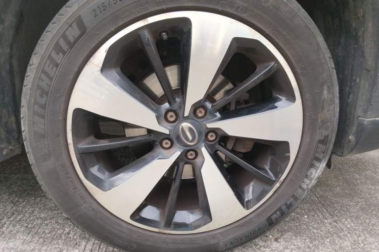 Used GAC Trumpchi GS4 2019 270T Automatic Two-Wheel Drive Luxury Smart Connectivity Model Right Front Wheel Hub