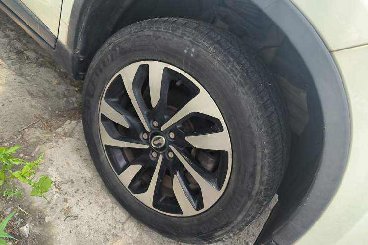 Used GAC Trumpchi GS4 2019 270T Automatic Two-Wheel Drive Elite Edition Right Front Wheel Hub