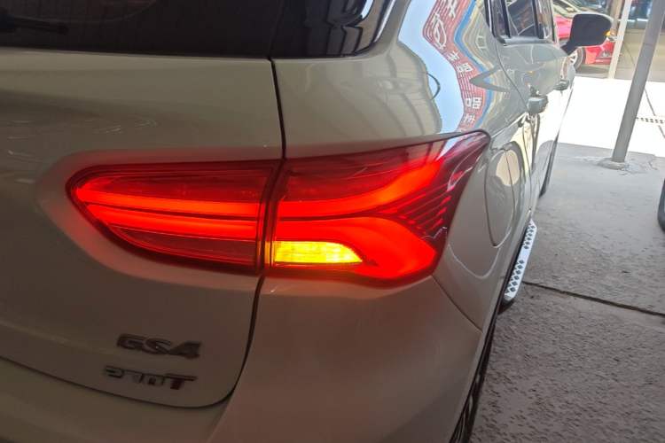 Used GAC Trumpchi GS4 2019 270T Manual Two-Wheel-Drive Elite Edition Right Rear Taillight