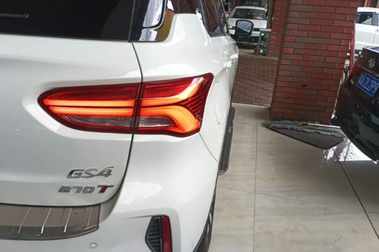 Used GAC Trumpchi GS4 2019 270T Automatic Two-Wheel Drive Luxury Smart Connectivity Model Right Rear Taillight