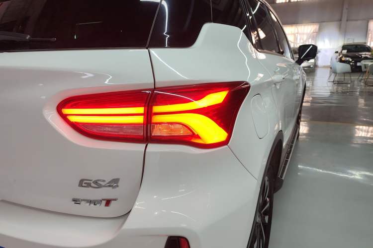 Used GAC Trumpchi GS4 2019 270T Automatic Two-Wheel Drive Elite Edition Right Rear Taillight