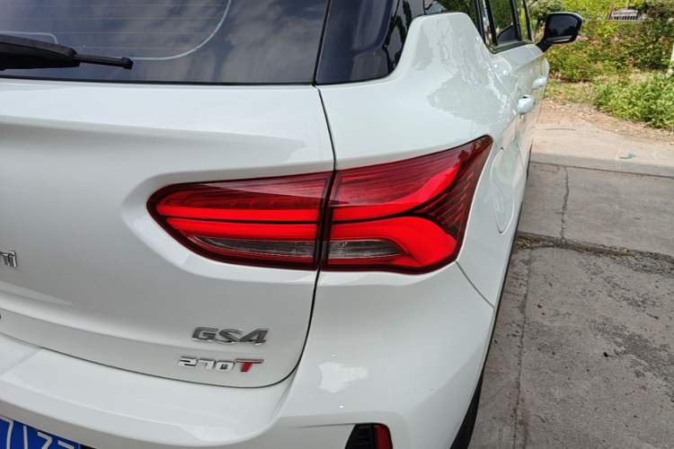 Used GAC Trumpchi GS4 2019 270T Manual Two-Wheel-Drive Elite Edition Right Rear Taillight