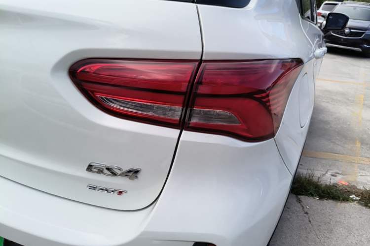 Used GAC Trumpchi GS4 2019 270T Automatic Two-Wheel Drive Luxury Smart Connectivity Model Right Rear Taillight