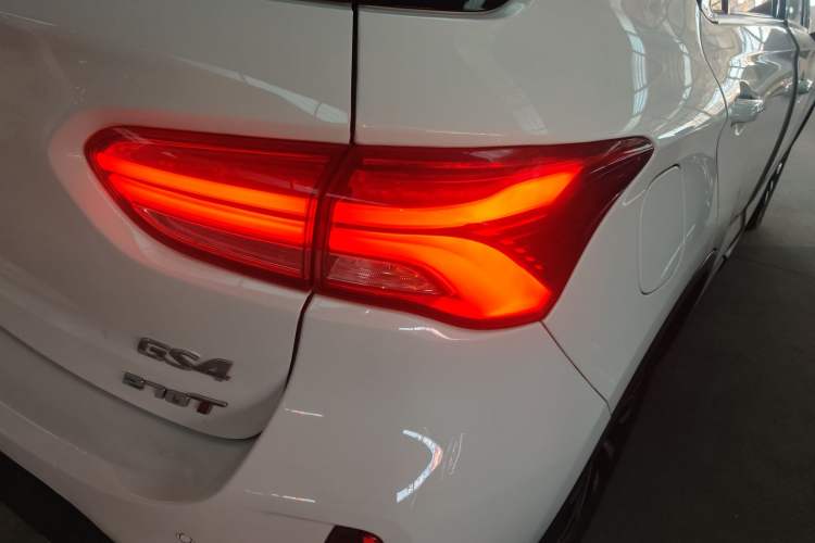 Used GAC Trumpchi GS4 2019 270T Automatic Two-Wheel Drive Elite Edition Right Rear Taillight