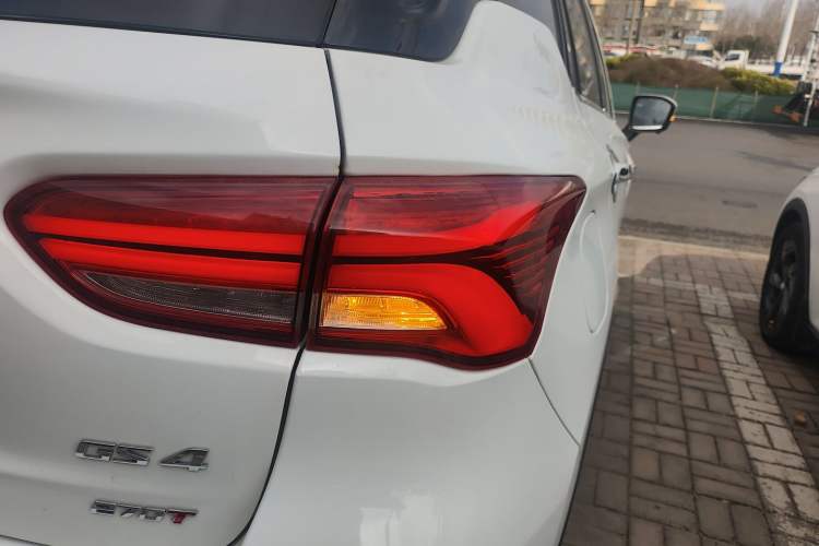 Used GAC Trumpchi GS4 2019 270T Automatic Two-Wheel Drive Elite Edition Right Rear Taillight