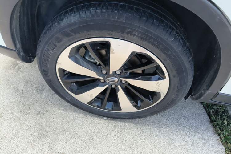 Used GAC Trumpchi GS4 2019 270T Automatic Two-Wheel Drive Luxury Smart Connectivity Model Right Rear Wheel Hub